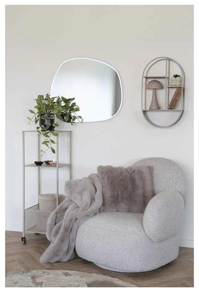 Világosszürke buklé fotel Messina – House Nordic