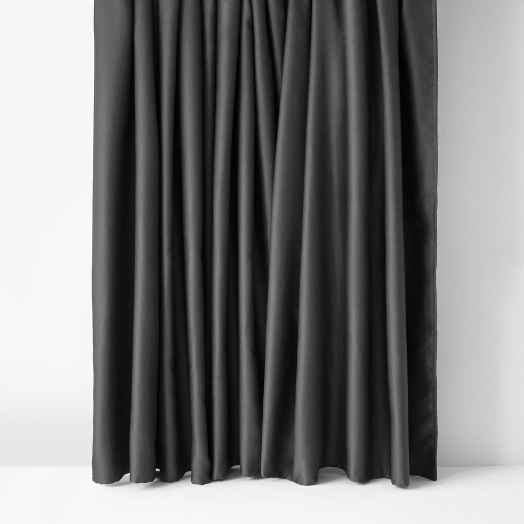 Goldea sötétítő függöny blackout szatén fényű - sötétszürke 270x220 cm