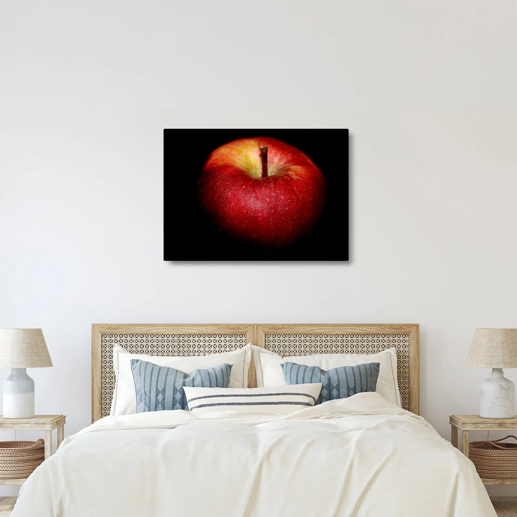 Az alma képe és a fekete háttér (70x50 cm)