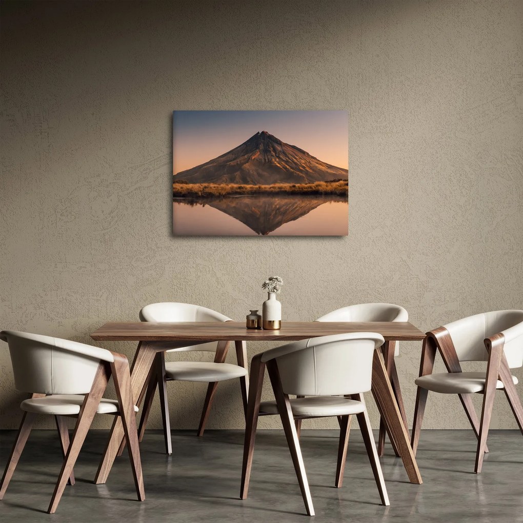 Vászonkép - A Mount Taranaki visszaverődése, Új-Zéland (70x50 cm)