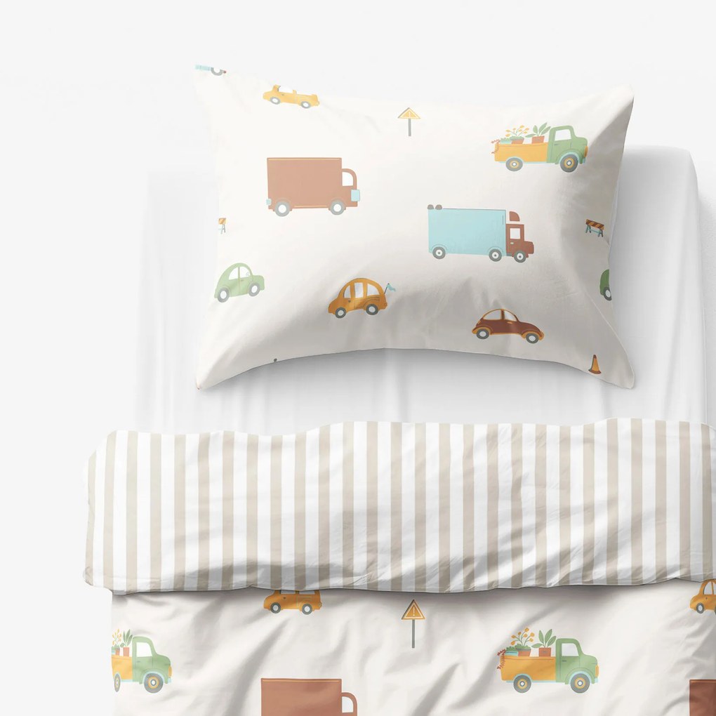 Goldea gyermek pamut ágyneműhuzat - az autók világa, latte csíkos hátoldal 150 x 200 és 50 x 60 cm