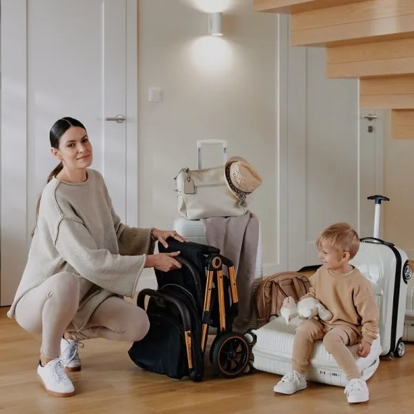 Lionelo - Sport babakocsi CLOE fekete/arany