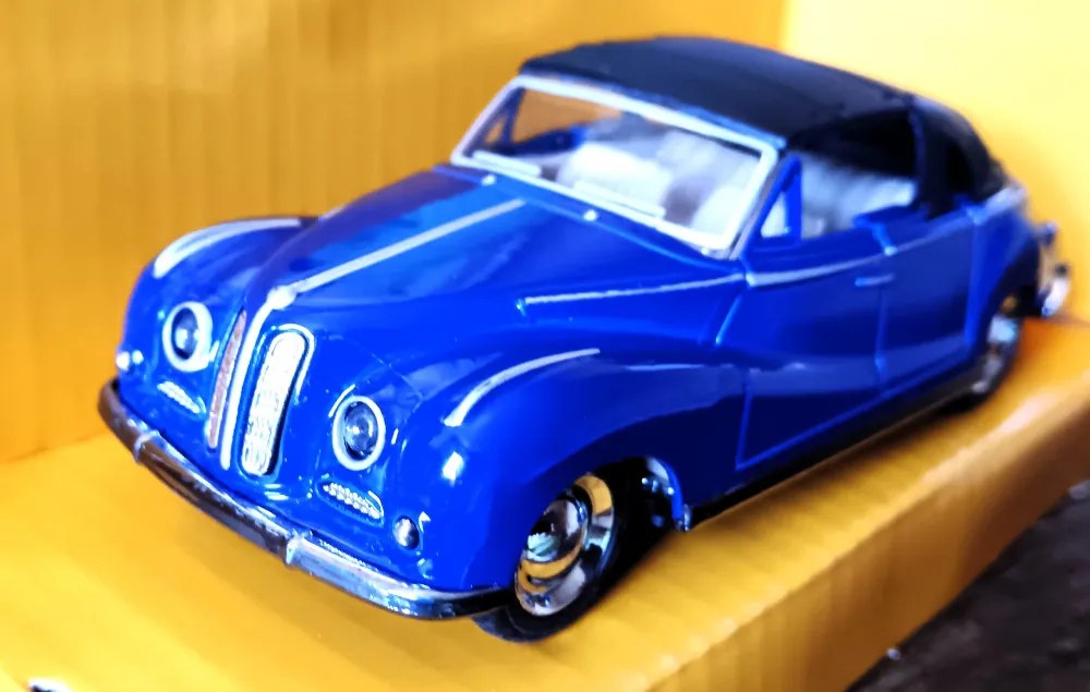 1:32 BMW 502 Baur Cabriolet Autó Makett Scale Modell