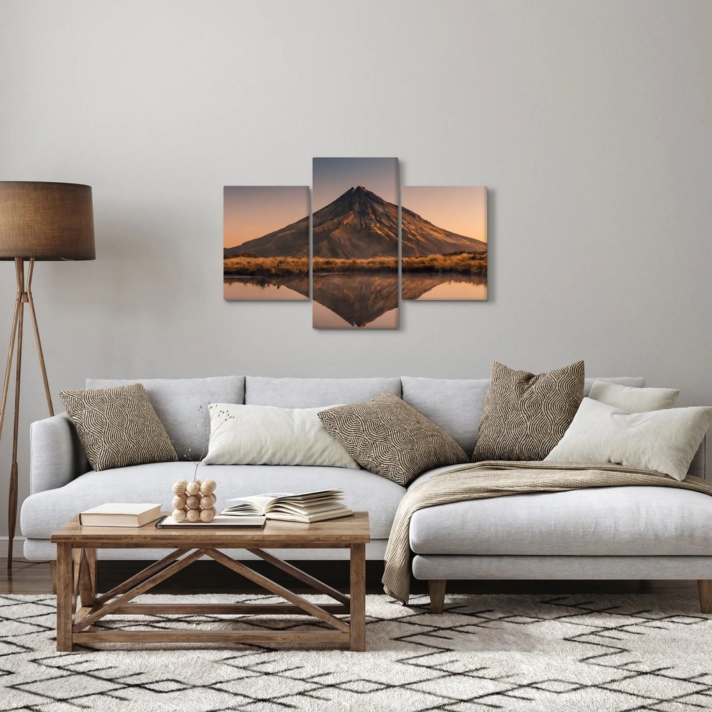 Vászonkép - A Mount Taranaki visszaverődése, Új-Zéland (90x60 cm)