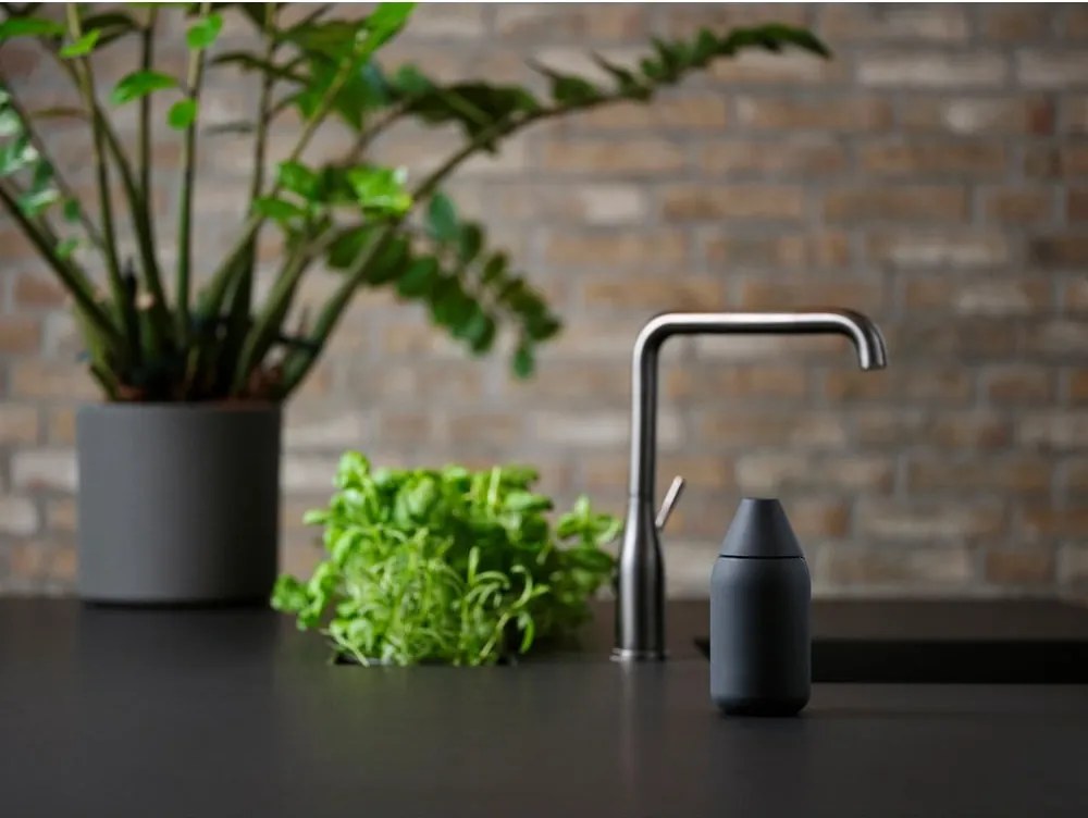 Fekete szilikon szappanadagoló 300 ml Singles – Zone