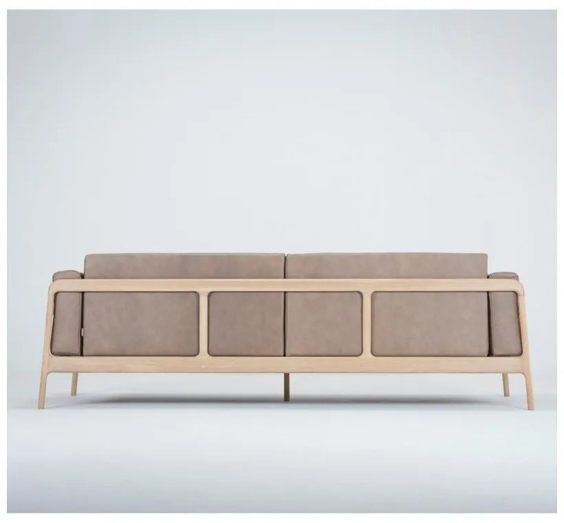 Fawn mandulabarna kanapé bivalybőrből, tömör tölgyfa szerkezettel, 240 cm - Gazzda