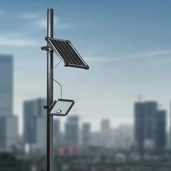 LED napelemes reflektor érzékelővel LED/30W/6,4V 6400K