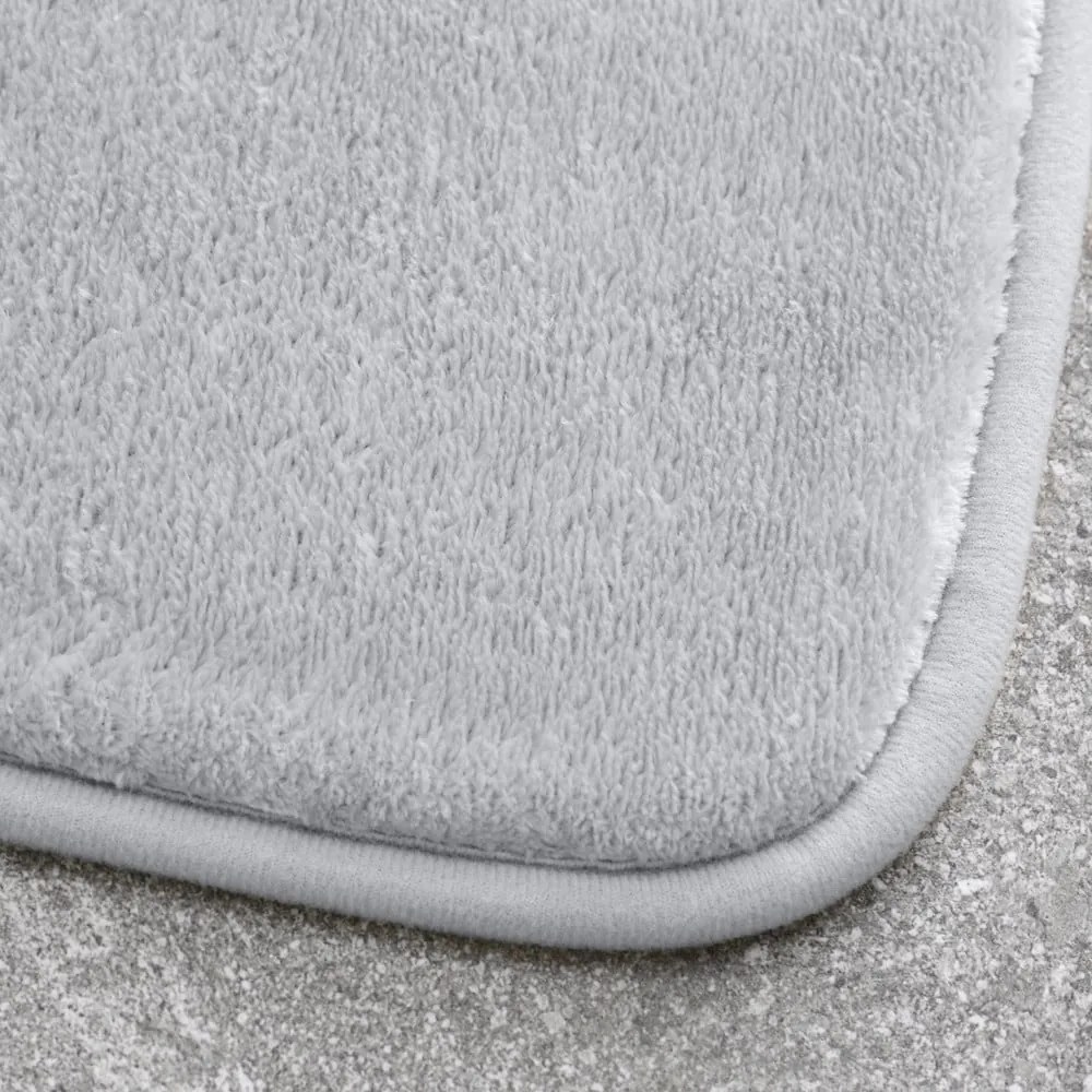 Világosszürke memóriahab fürdőszobai kilépő szett WC-hez, 2 db-os 50x80 cm Anti-Bacterial – Catherine Lansfield