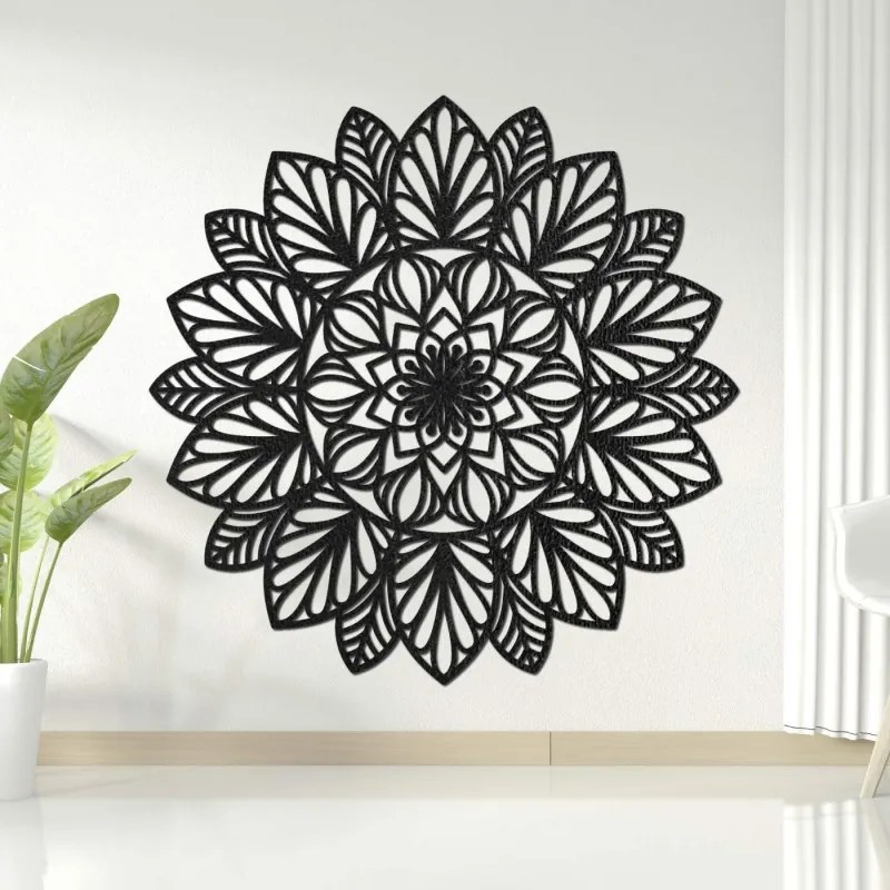 Fából készült mandala a falon | LÓTUSZ