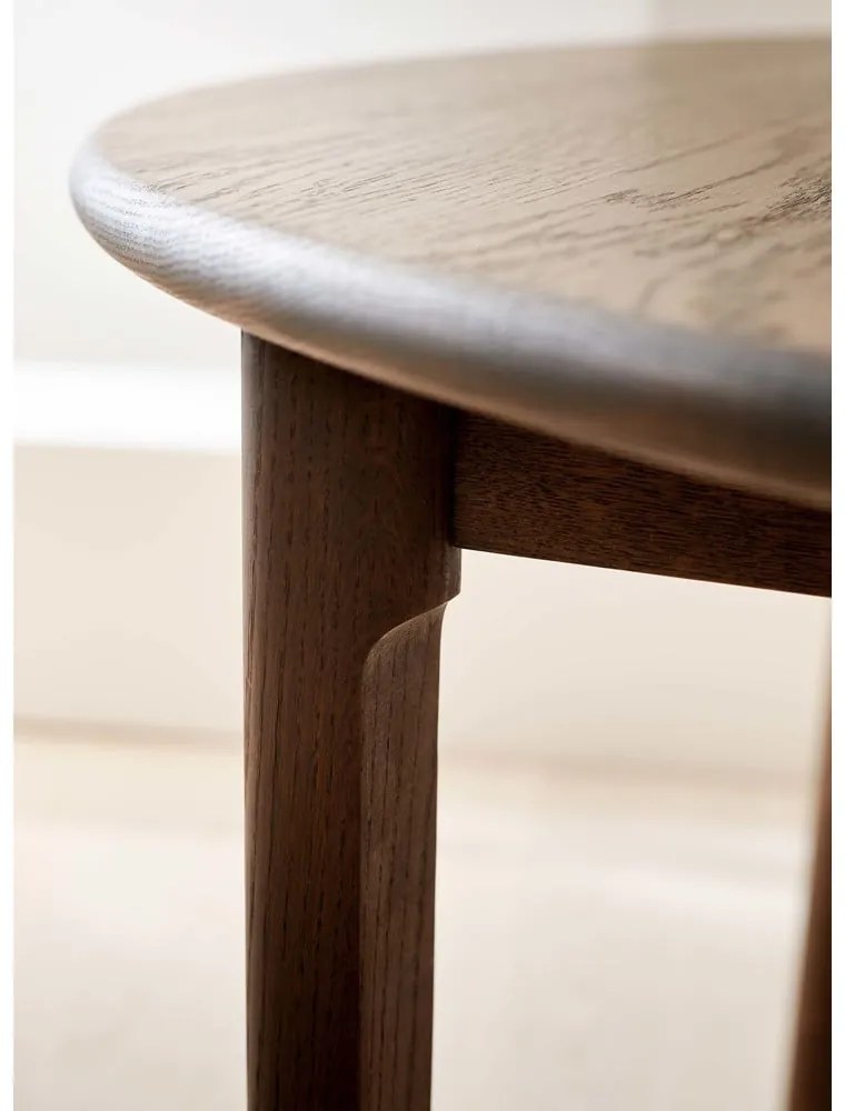 Barna tölgyfa kerek bővíthető étkezőasztal ø 120 cm Noor – Hammel Furniture