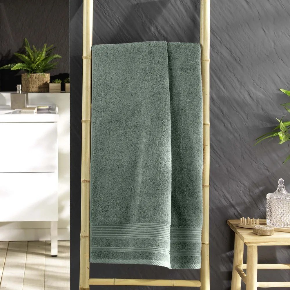 Zsályaszínű frottír pamut fürdőlepedő 70x130 cm Tendresse – douceur d'intérieur