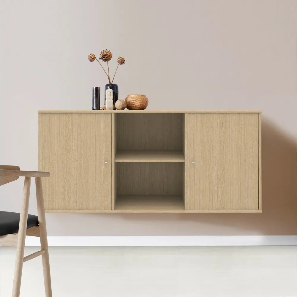 Natúr színű alacsony függő komód tölgyfa dekorral 133x61 cm Mistral – Hammel Furniture