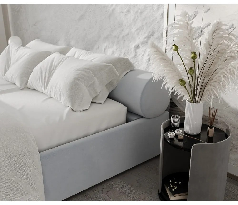 Világosszürke kárpitozott ágyneműtartós franciaágy ágyráccsal 200x200 cm Solvo – Maison de Rêve