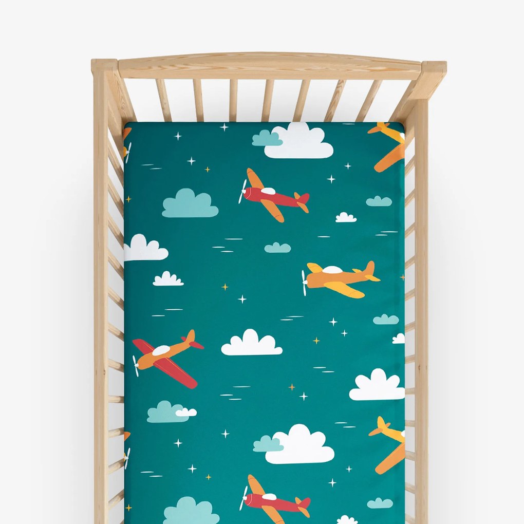 Goldea gyermek gumis pamut lepedő kiságyba - repülős kalandok 70 x 140 cm