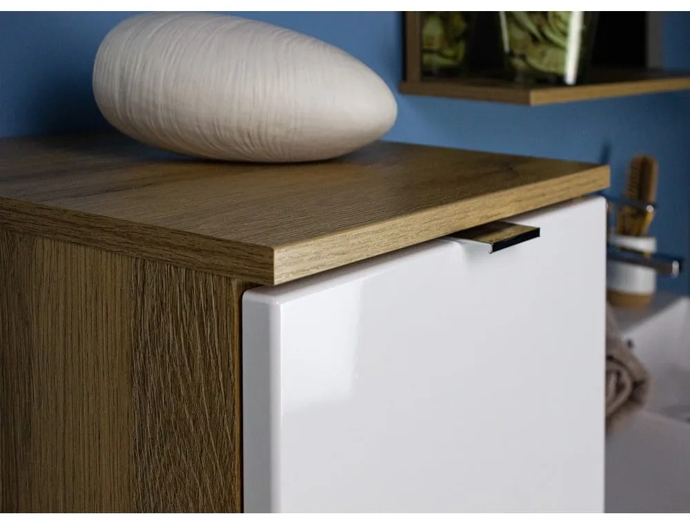 Mauresa fehér szekrény tölgyfa díszítéssel, magasság 120 cm - Germania