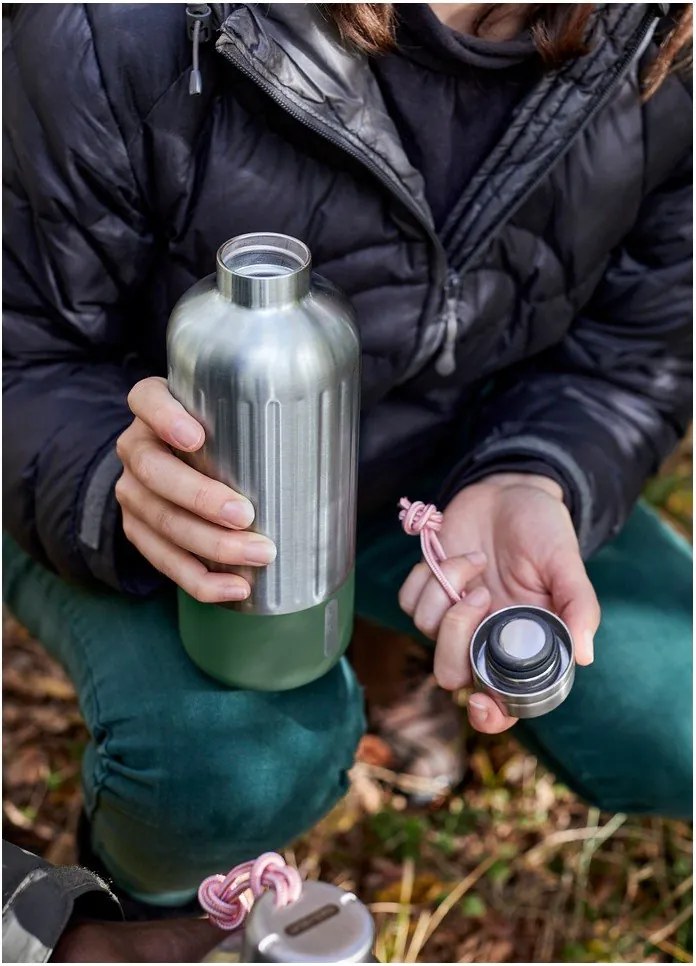 Ezüstszínű rozsdamentes acél termopalack 850 ml Explorer – Black + Blum