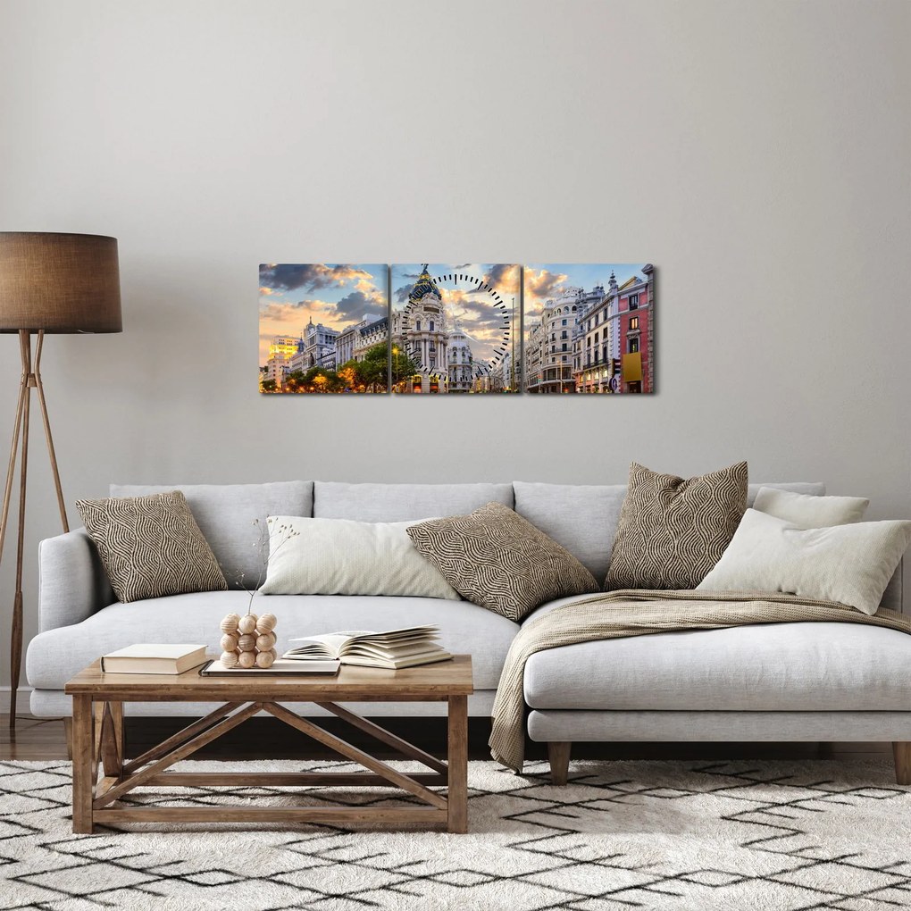 Kép - Calle Gran Vía, Madrid, Spanyolország (órával) (90x30 cm)