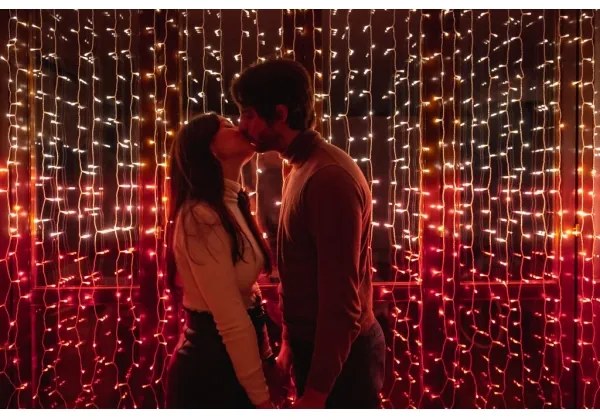 Twinkly TWW210SPP-TEU kültéri RGB LED karácsonyi fényfüggöny, 210 LED, 6,1 m, IP