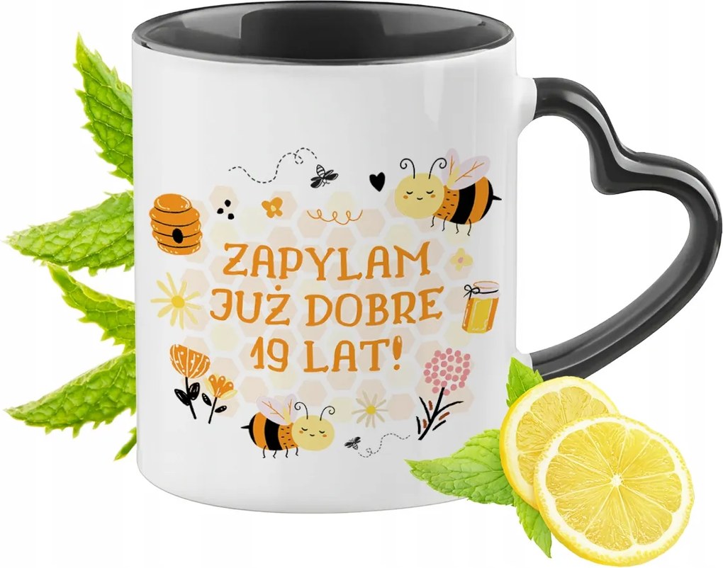 Születésnapra 19 19-as Fekete Bögre Szív Alakú Füllel Ajándék