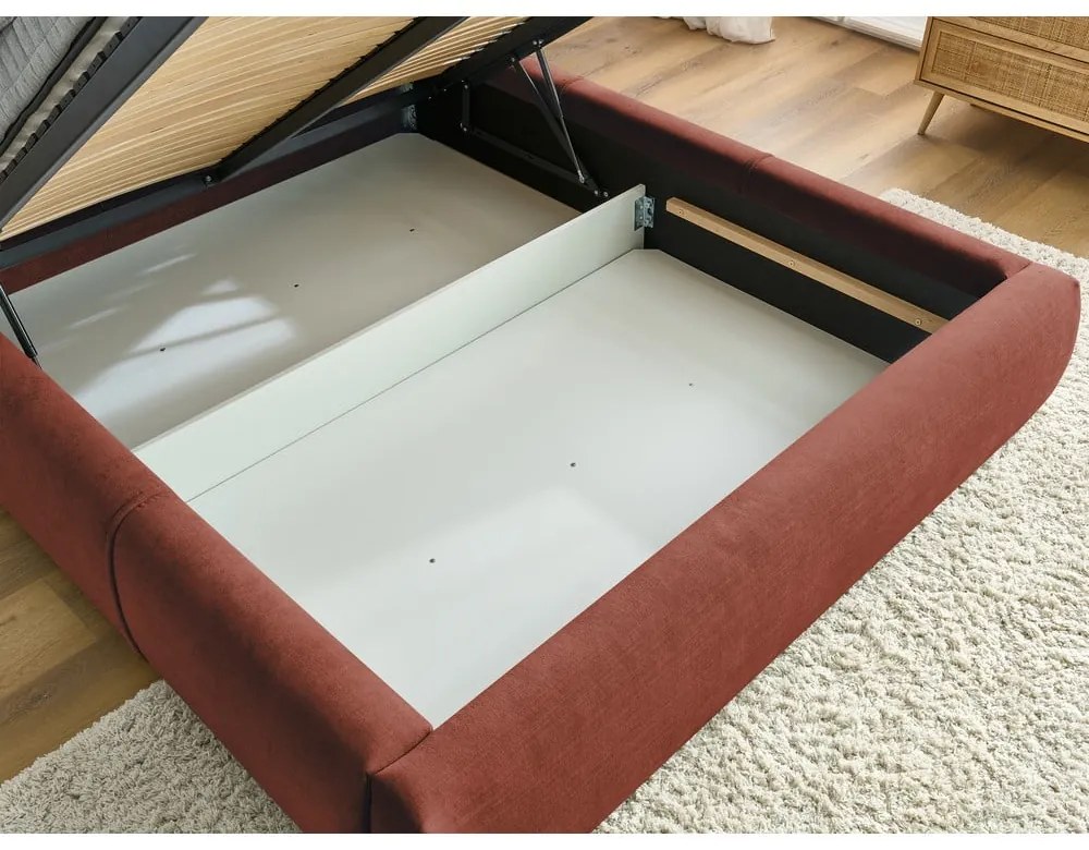 Narancssárga kárpitozott franciaágy tárolóhellyel, ágyráccsal 180x200 cm Vernon – Bobochic Paris