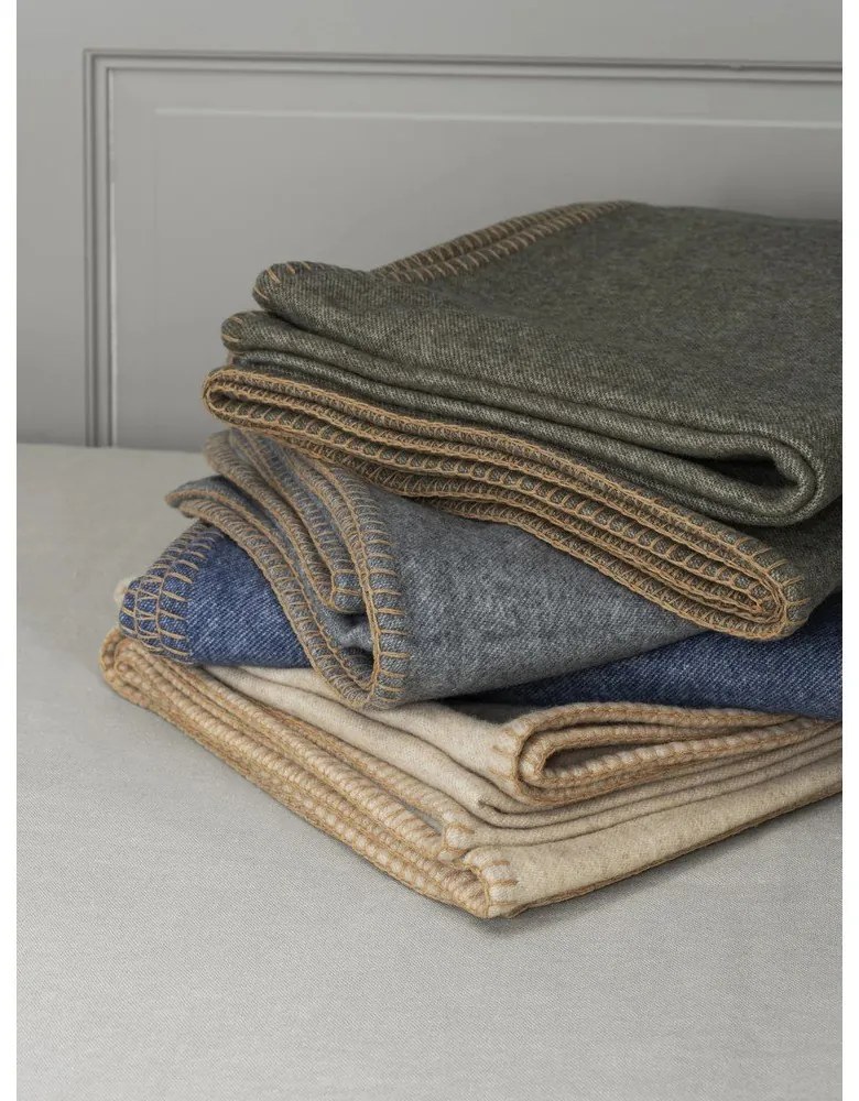 Bézs gyapjúkeverék takaró 145x200 cm Ahwi – Blomus