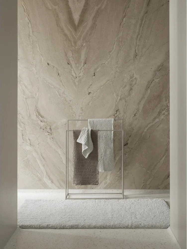 Krémszínű fürdőszobai kilépő 70x140 cm Tuufa – Blomus