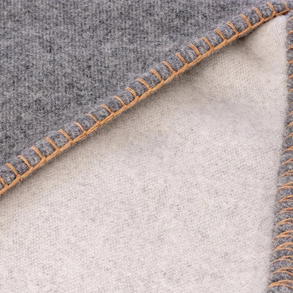 Szürke gyapjúkeverék takaró 145x200 cm Ahwi – Blomus