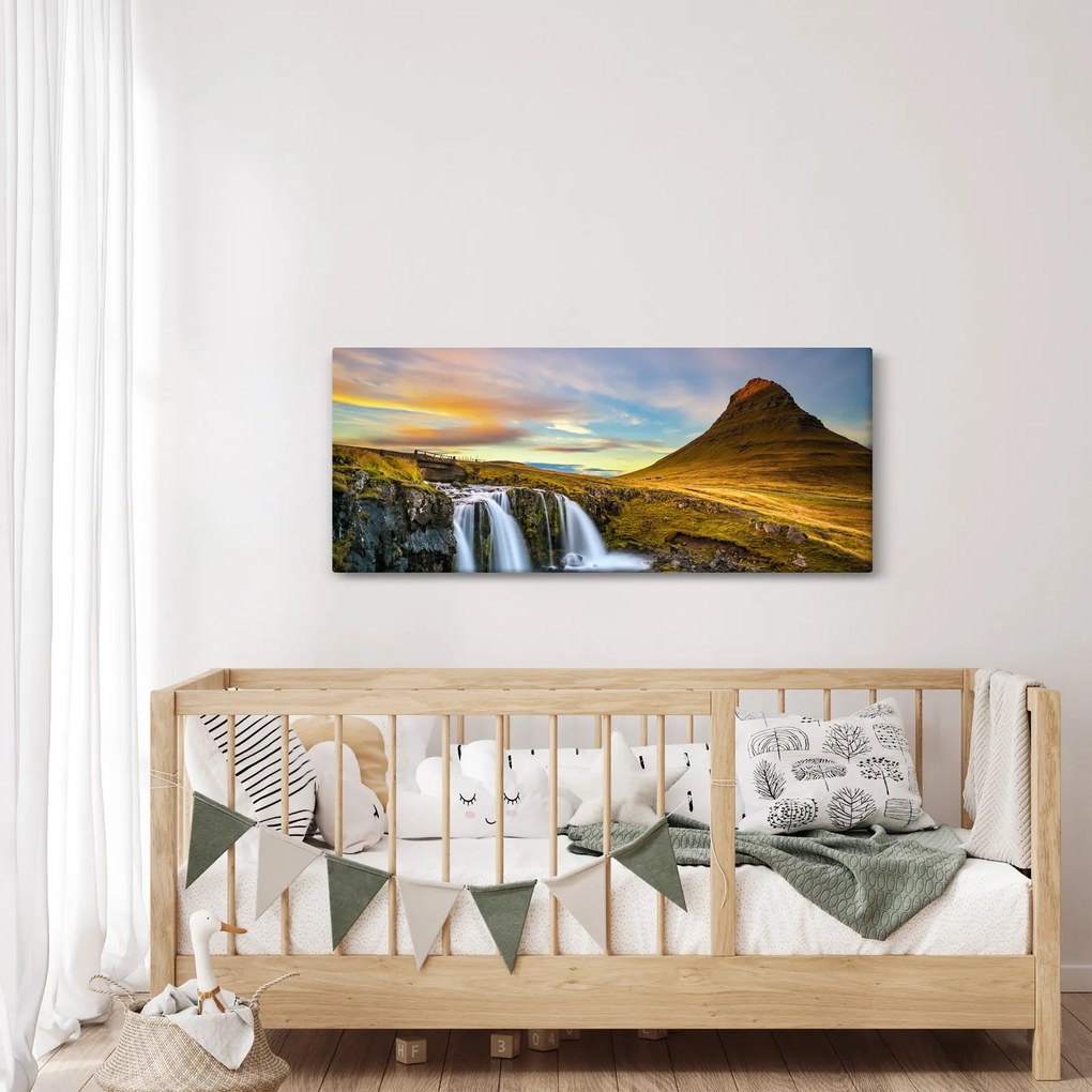 Kép a hegyekről és vízesésekről Izlandon (120x50 cm)