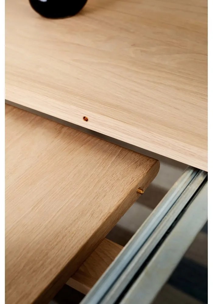 Tölgyfa bővíthető étkezőasztal hosszabbító asztallappal 106x184 cm Miro – Hammel Furniture