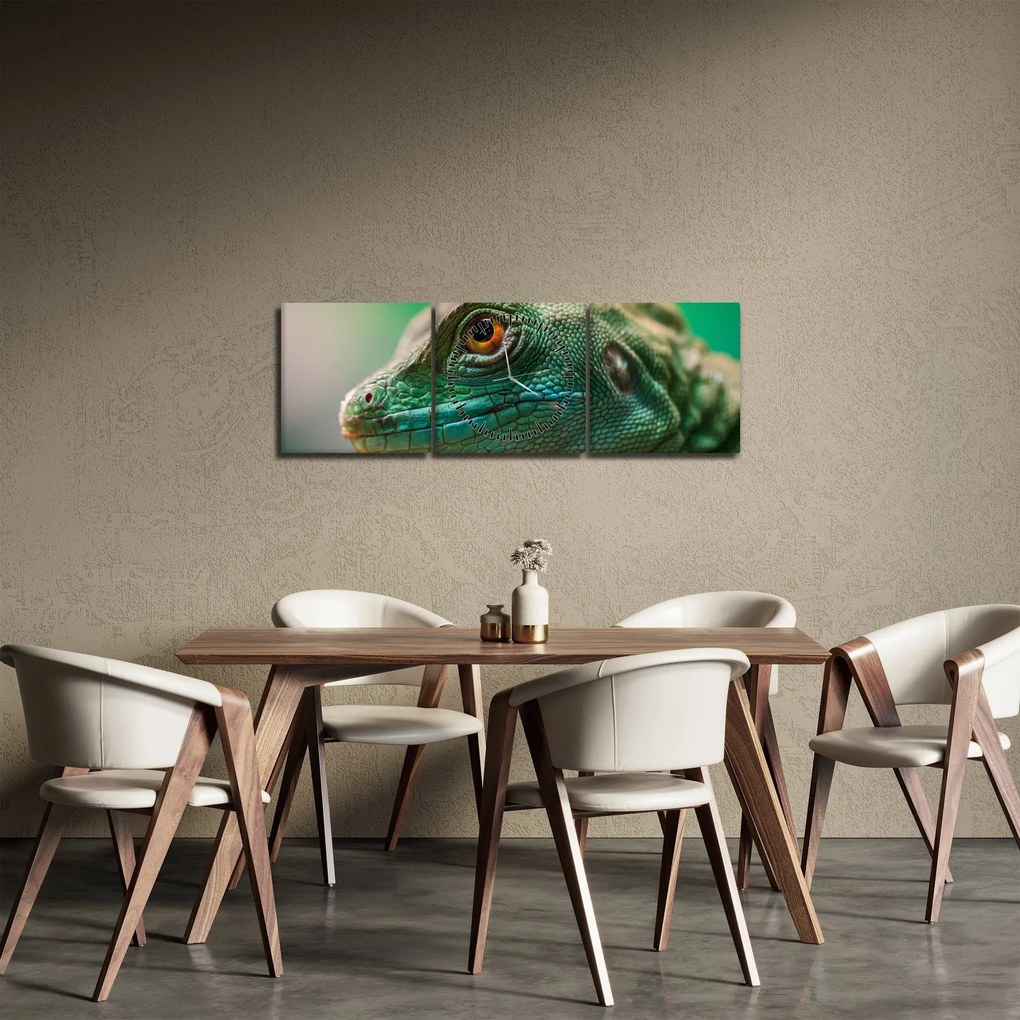 Részletes kép a gyíkról (órával) (90x30 cm)