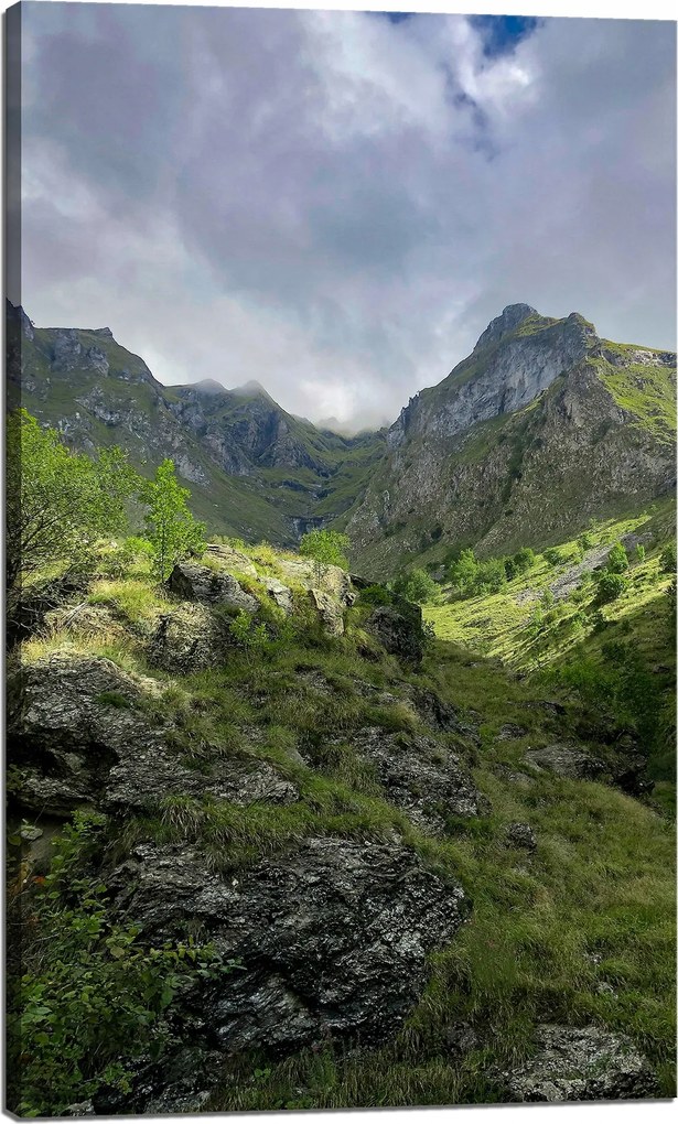 Vászonkép Természet Körbenőtt hegyek 60x100 cm