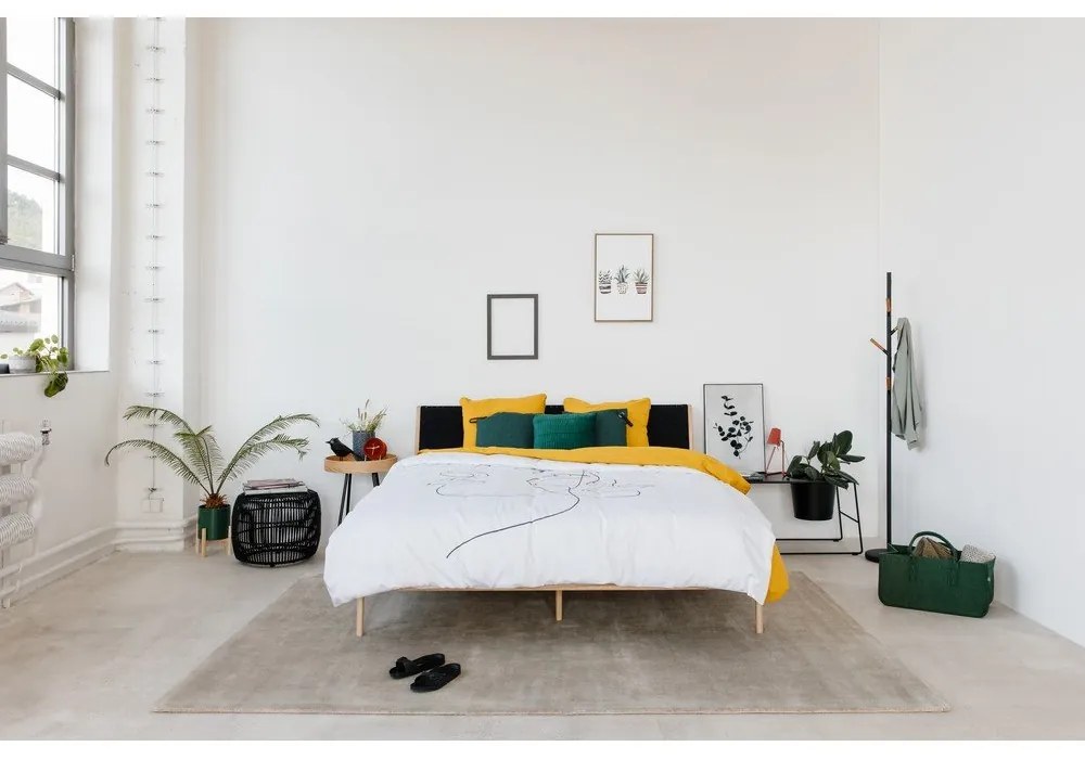 Fekete-natúr színű tölgyfa franciaágy 140x200 cm Fawn – Gazzda