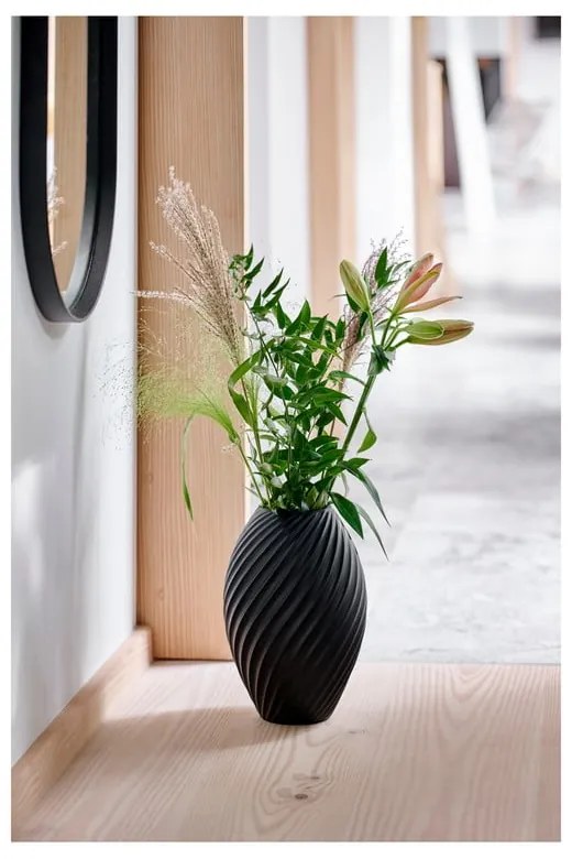 River fekete porcelán váza, magasság 26 cm - Morsø