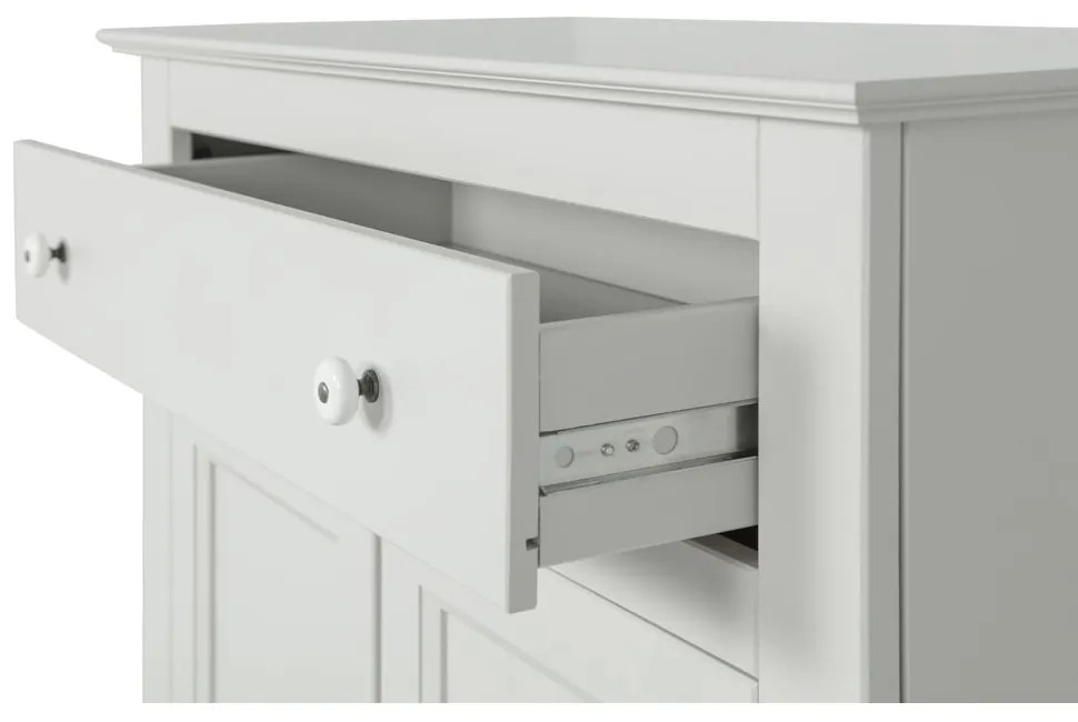 Világosszürke borovi fenyő magas zárható komód 93x150 cm Eva – WOOOD