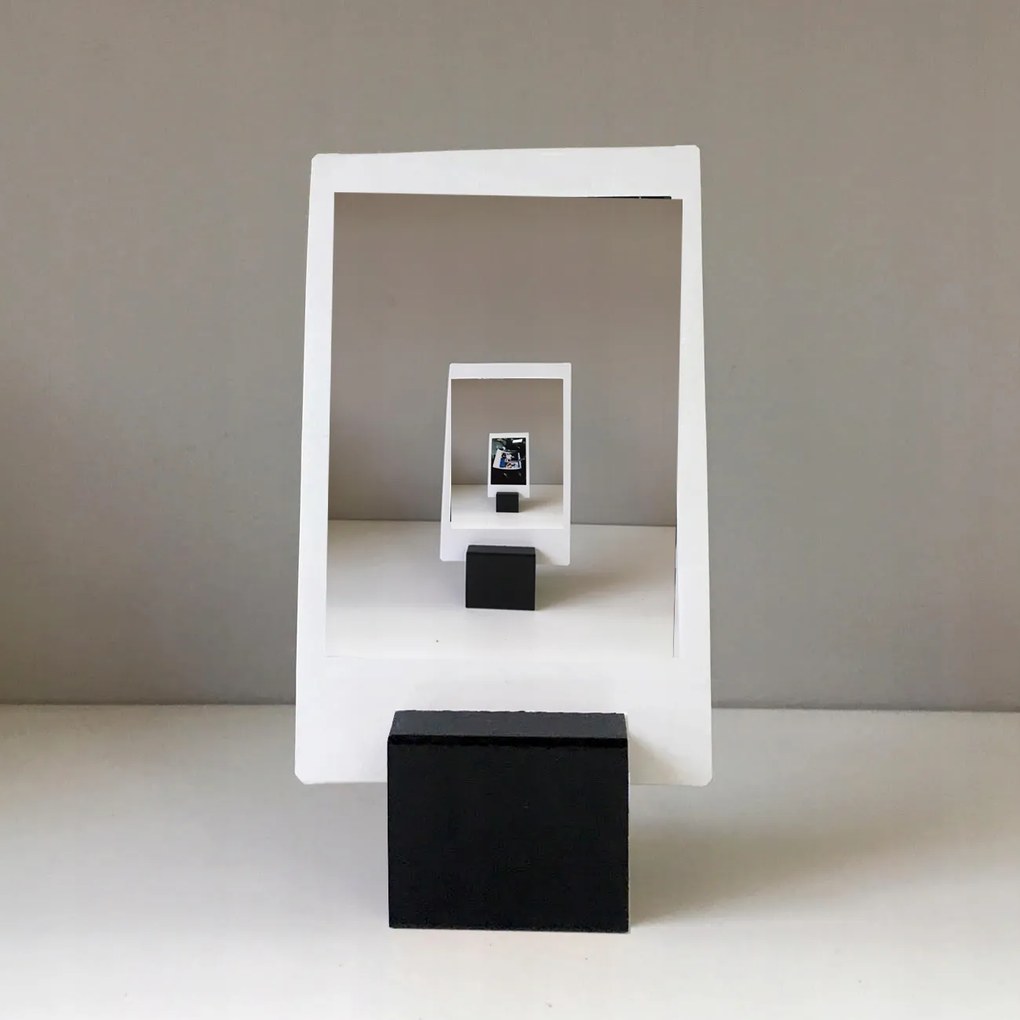 Fényképtartó állvány, fa, fekete