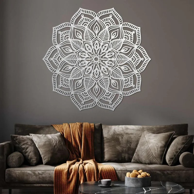 Fából készült mandala a falon | COUNESS