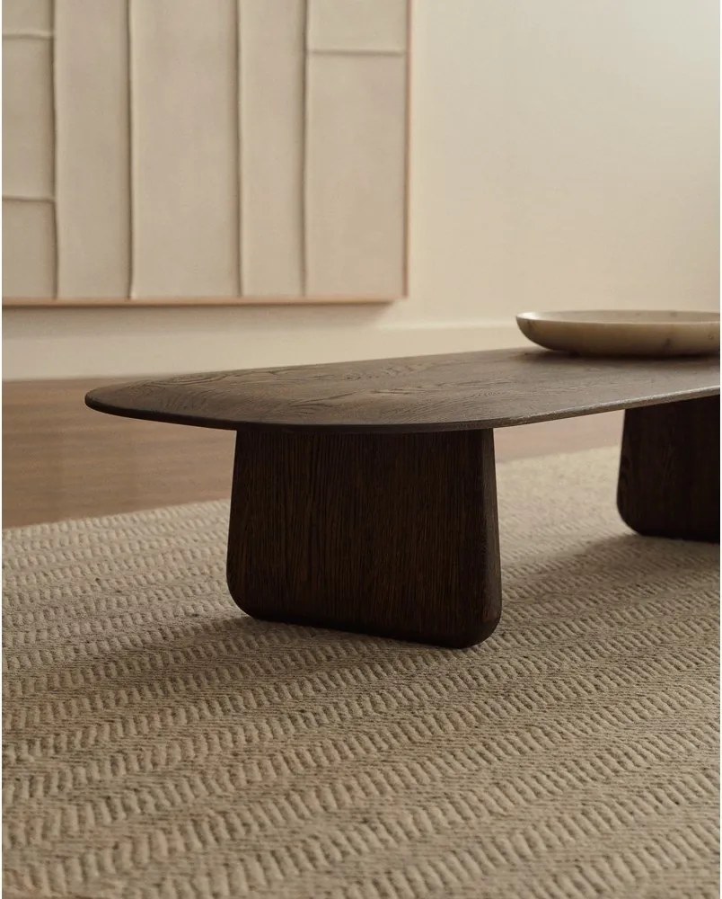 Sötétbarna tölgyfa dohányzóasztal 64x146 cm Pirita – Kave Home