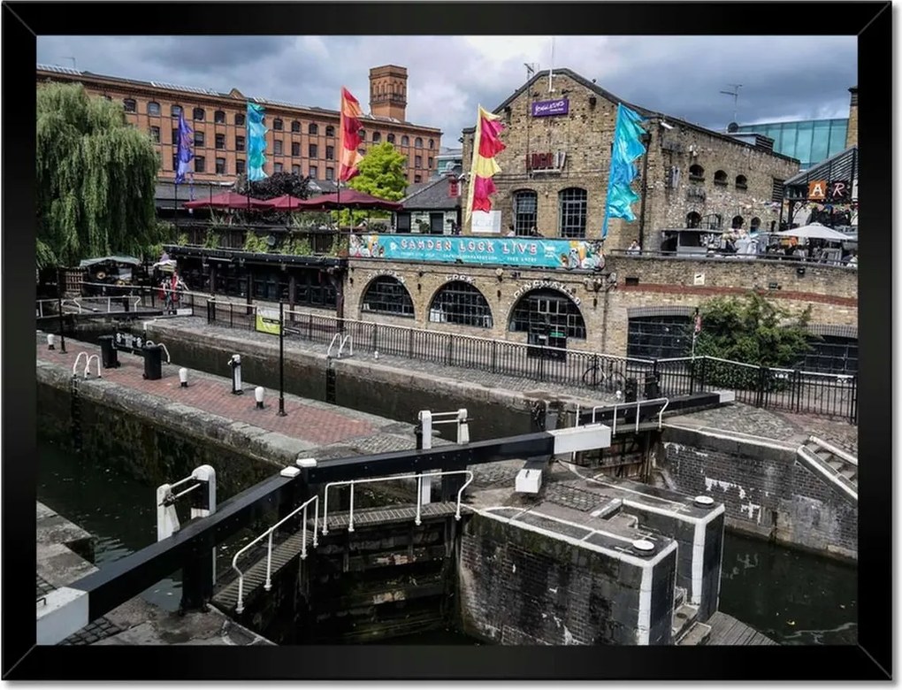 Poszterek keretben 40x30 Vízi zsilip a városban