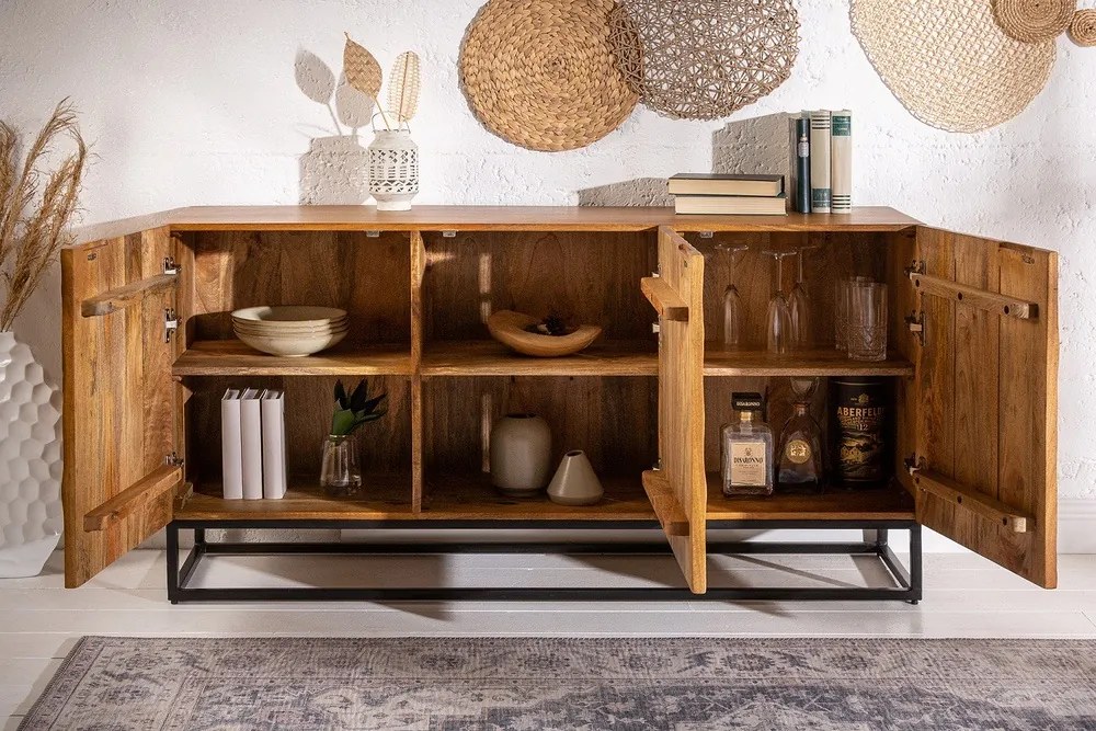 Design komód Shayla 140 cm barna mangó