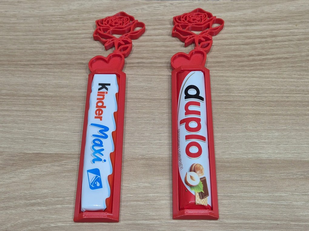 Kész ajándék Kinder Maxi rózsa ajándék édes ajándék tok