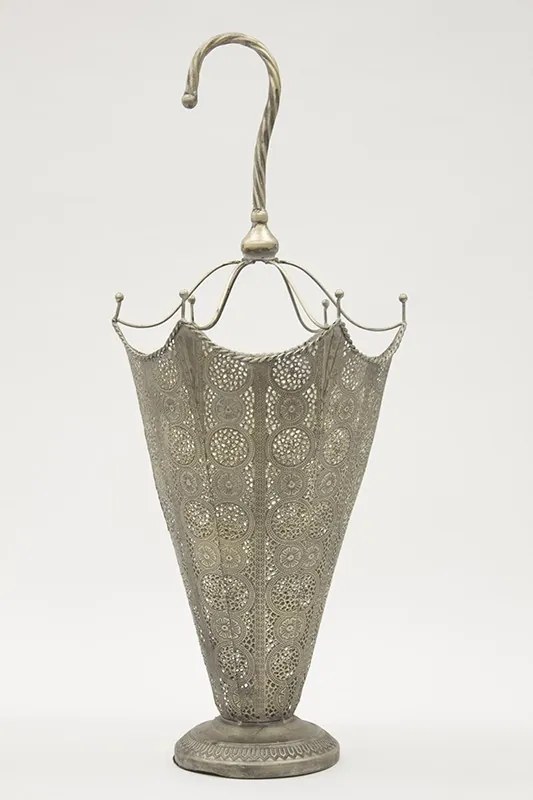 Derby design óezüst esernyő formájú áttört fém esernyőtartó fogantyúval 82x33x33cm