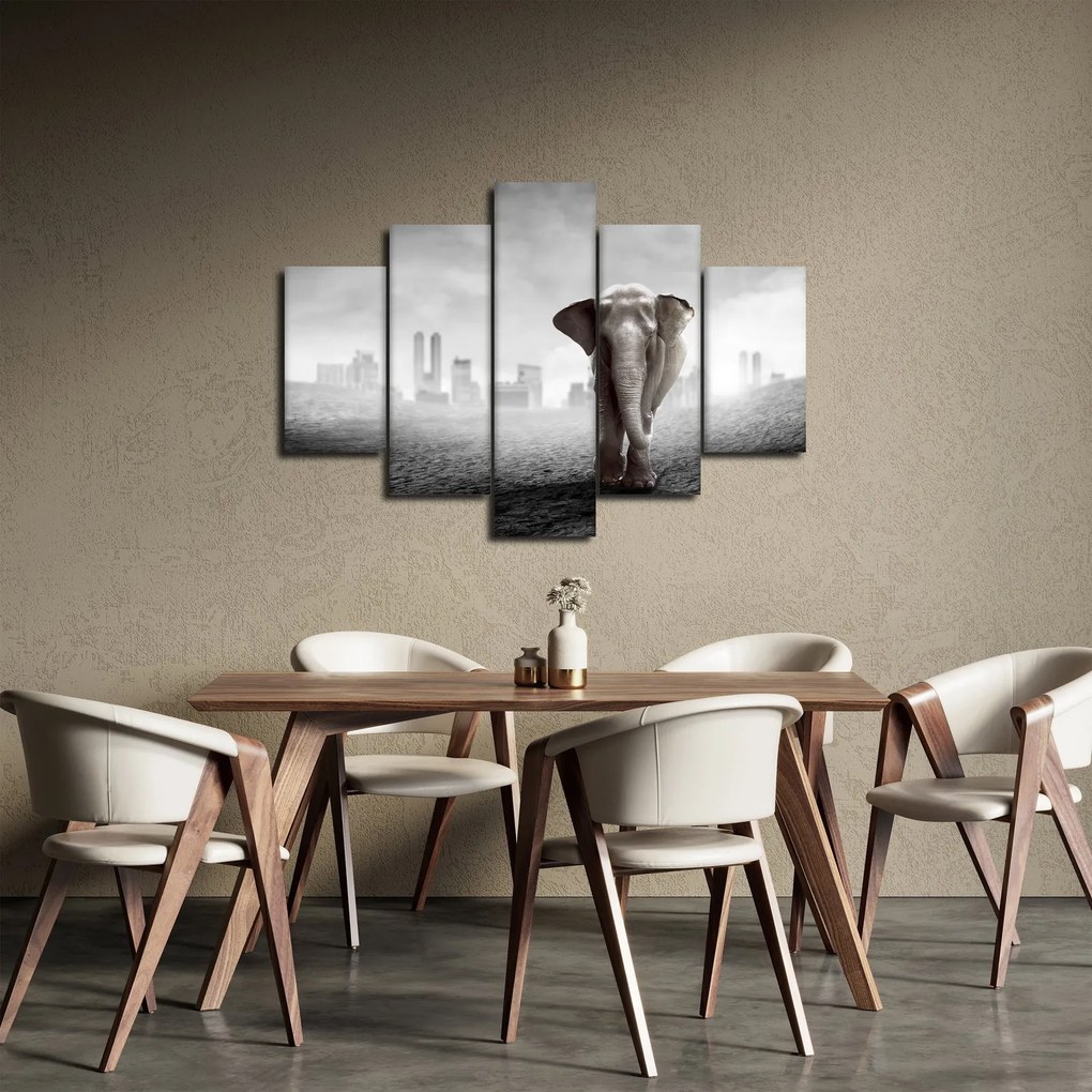 Kép -Elefánt egy nagyvárosban, fekete-fehér változat (150x105 cm)