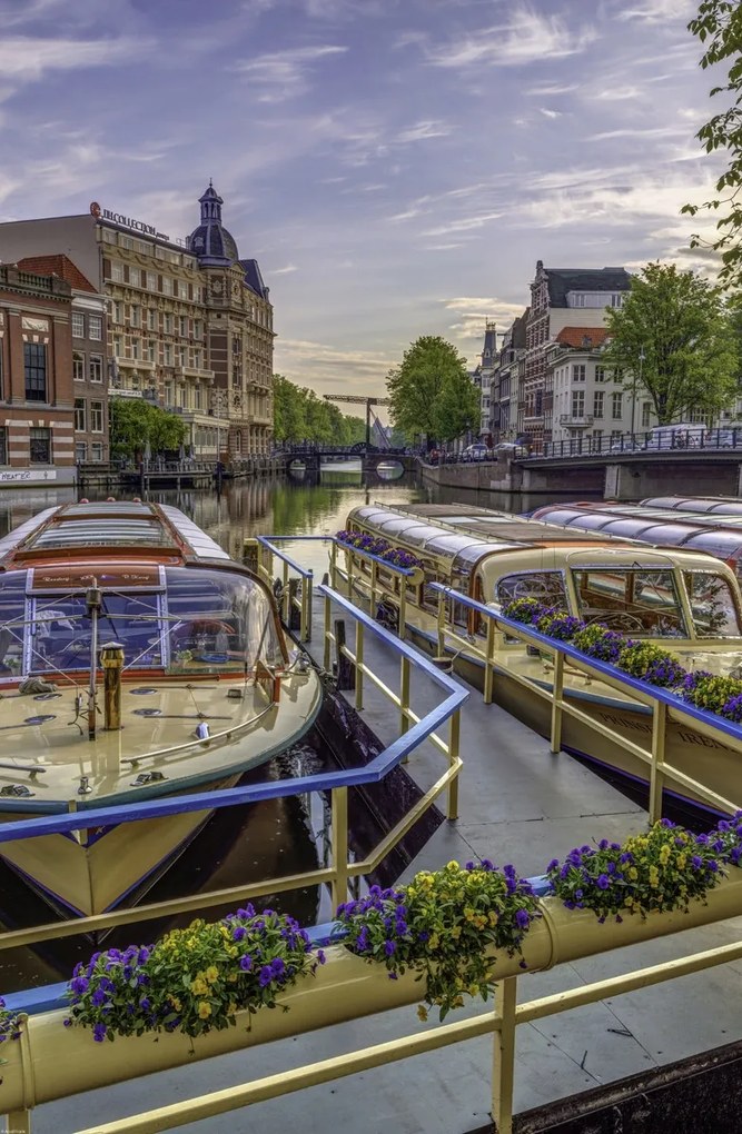 Poszter 53x81cm Kikötött hajók Amszterdamban, Assaf Frank