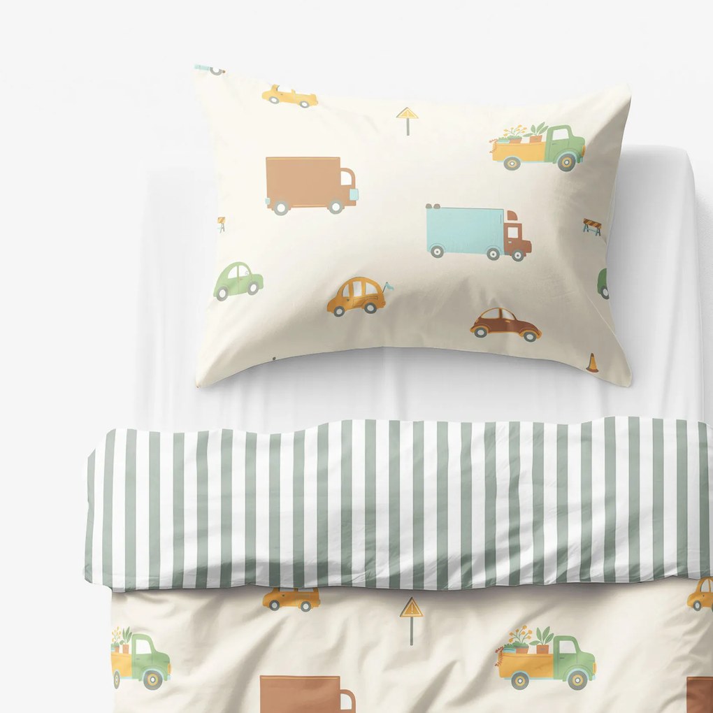 Goldea gyermek pamut ágyneműhuzat - az autók világa, zsálya színű csíkos hátoldal 140 x 200 és 70 x 90 cm