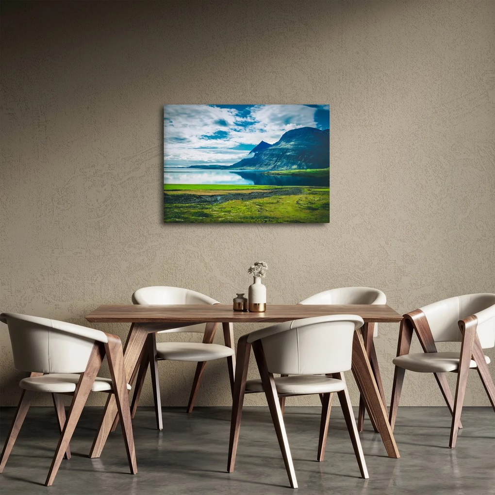 Egy tó hegyekkel képe (70x50 cm)
