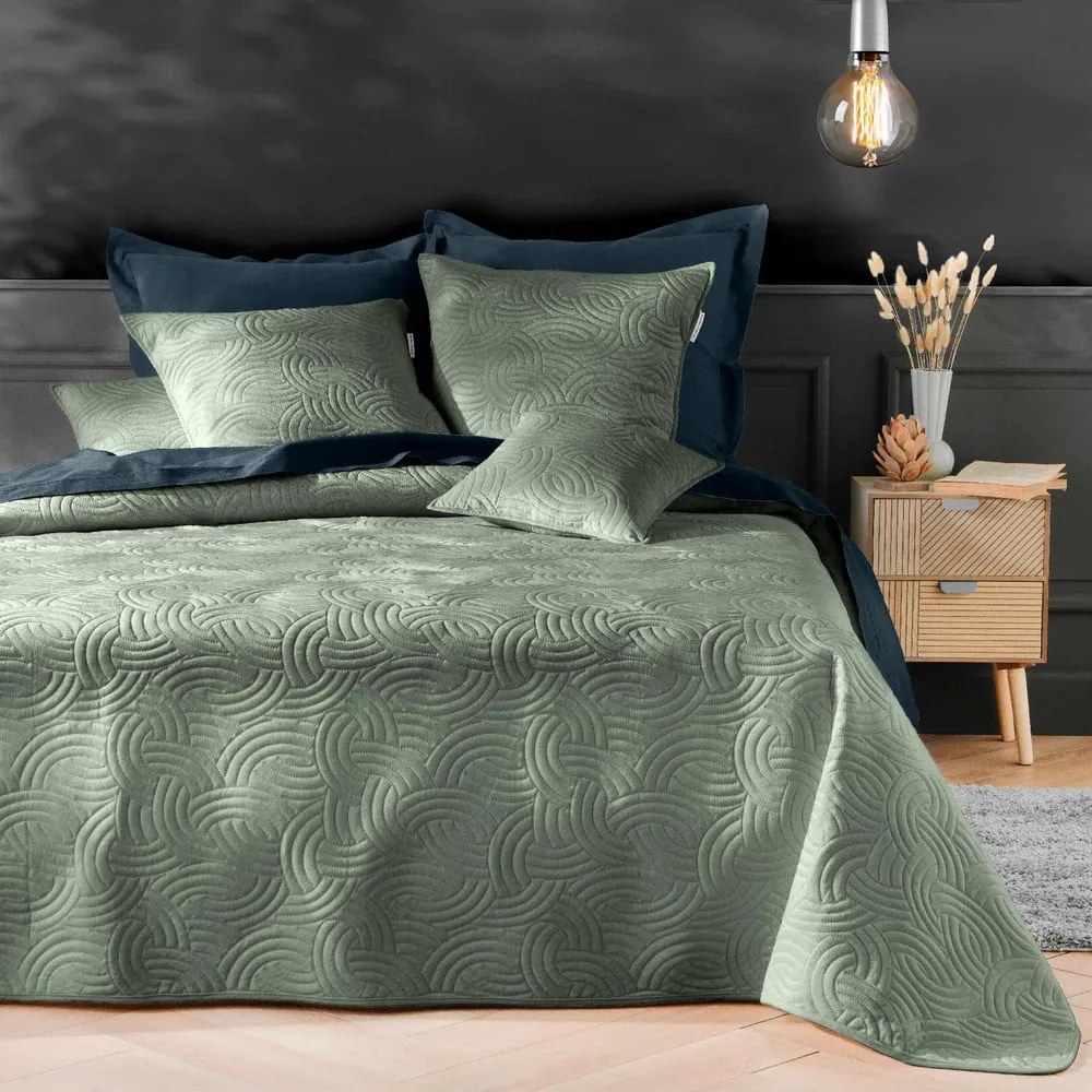 Zöld bársony ágytakaró és párnahuzat szett 240x260 cm Solange – douceur d'intérieur