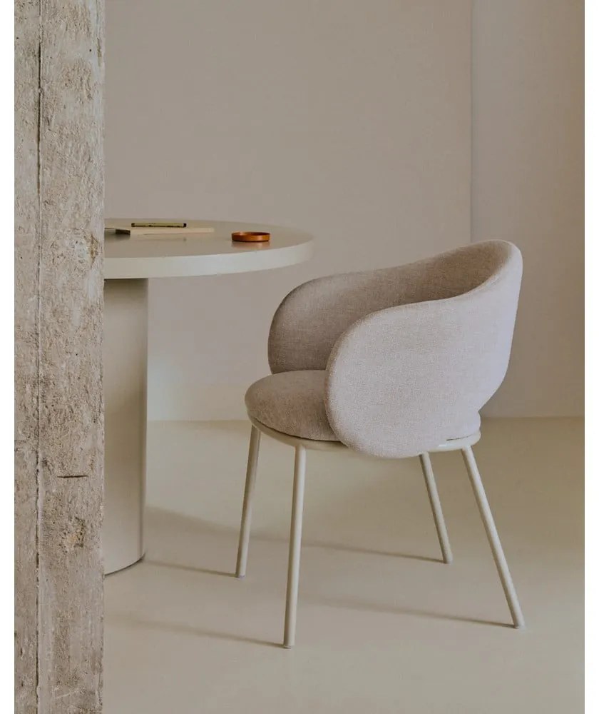 Krémszínű kárpitozott étkezőfotel Maina – Kave Home