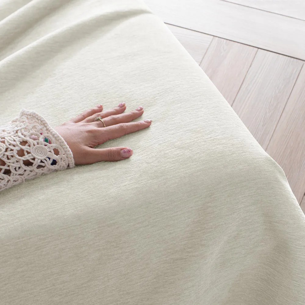 Krémszínű zsenília ágytakaró 220x240 cm Talo – Filumi