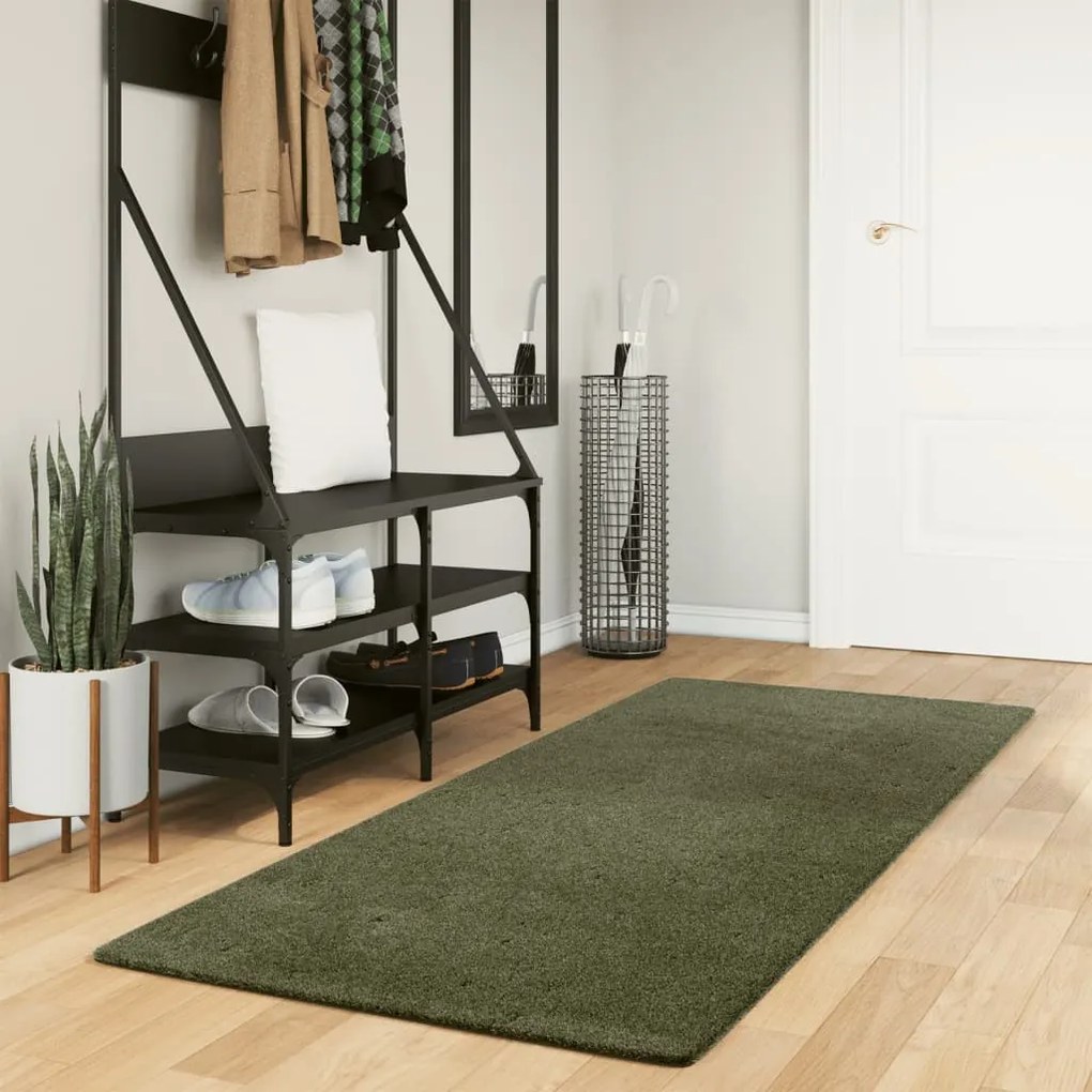 HUARTE erdőzöld rövid szálú puha és mosható szőnyeg 80 x 200 cm