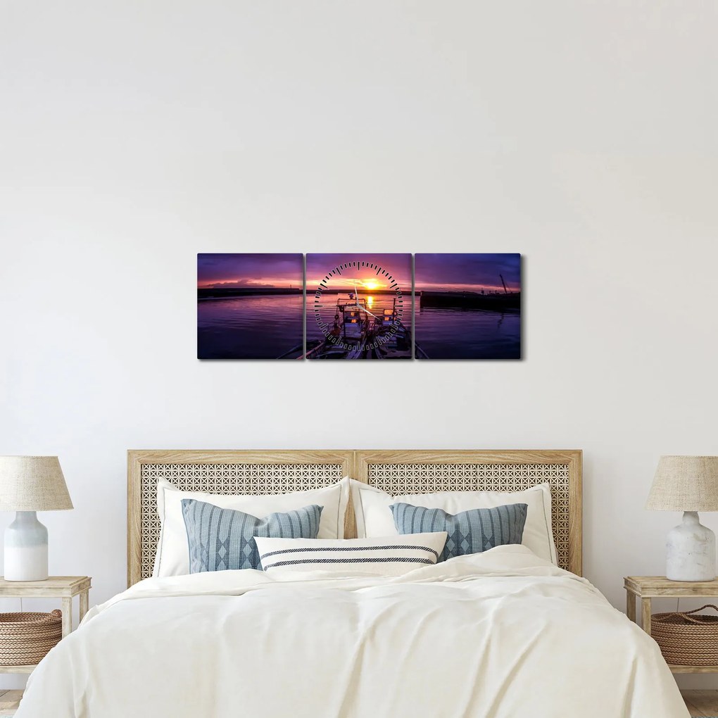 Egy halászhajók képe egy kikötőben (órával) (90x30 cm)